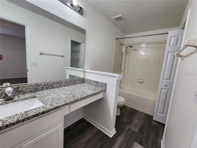 Building Photo - 701 Cresting Oak Cir