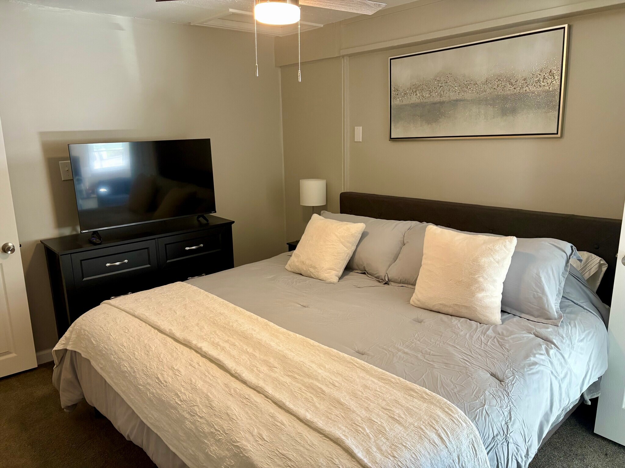 Building Photo - 7560 Mentor Ave