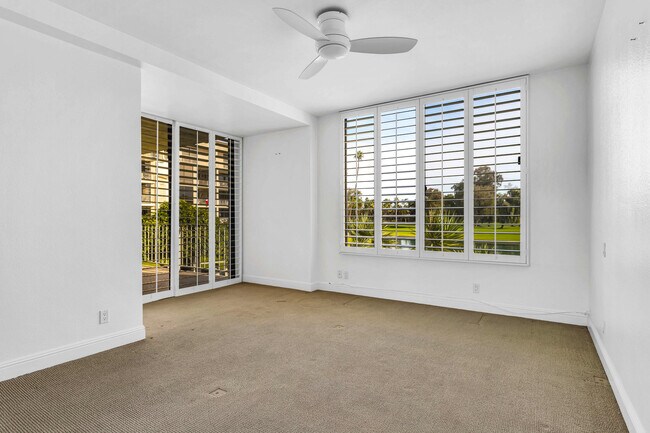 Building Photo - 910 Island Dr