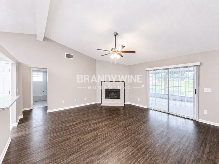 Building Photo - 11067 Barbizon Cir W