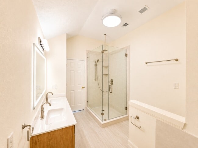 Building Photo - 6858 Stillwater Dr