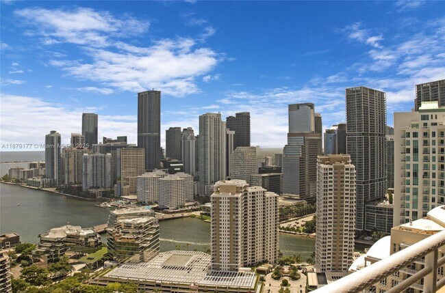 Building Photo - 848 Brickell Key Dr