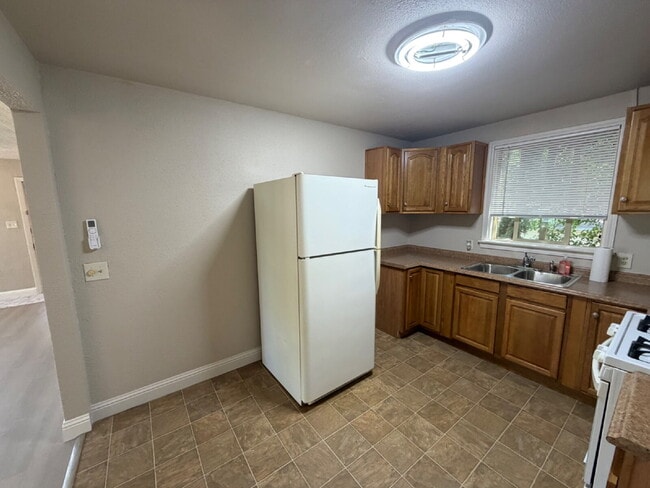 Building Photo - 2650 1/2 3rd Ave – Back unit-ADU | Merced, CA