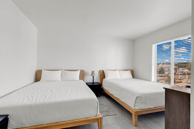 Building Photo - 511 S Ocean Blvd