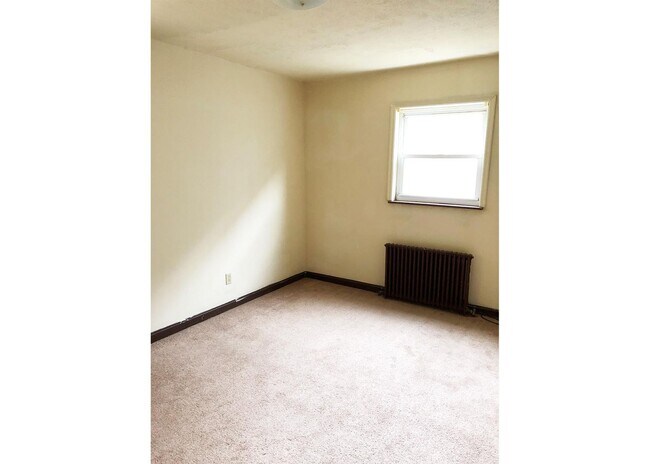 Building Photo - 948 Ludlow Ave