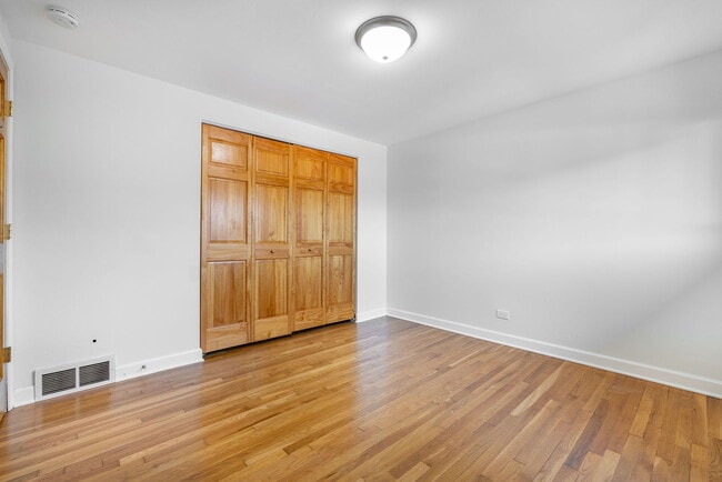 Building Photo - 3065 Kingston Ct