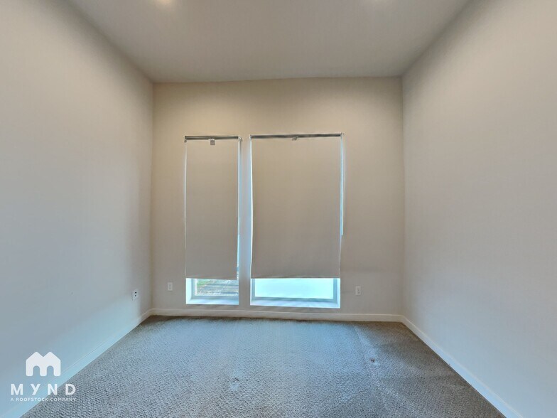 Building Photo - 7023 42nd Ave S