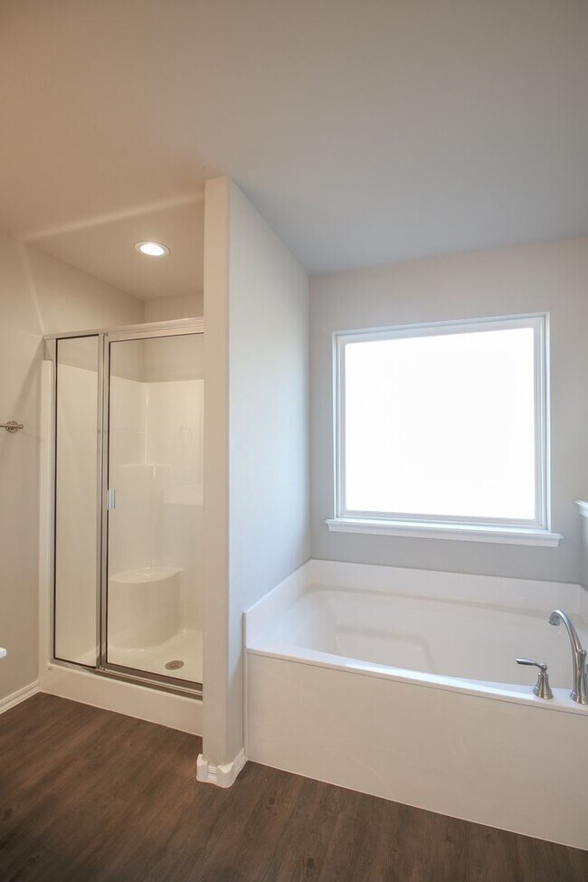 Building Photo - 5309 S Nassau Ave