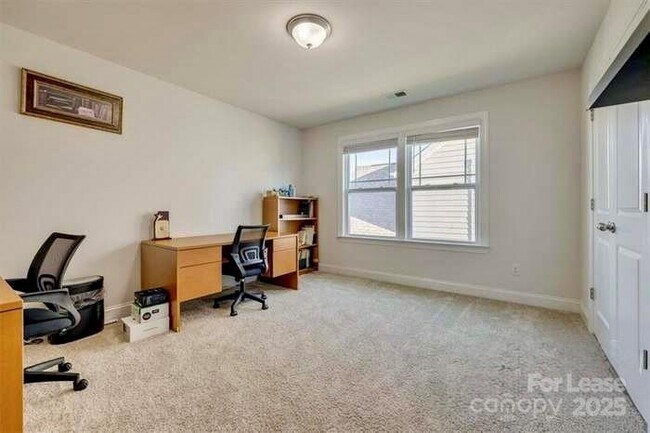 Building Photo - 6299 Artigas Dr