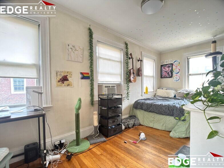 Building Photo - 115 Lanark Rd