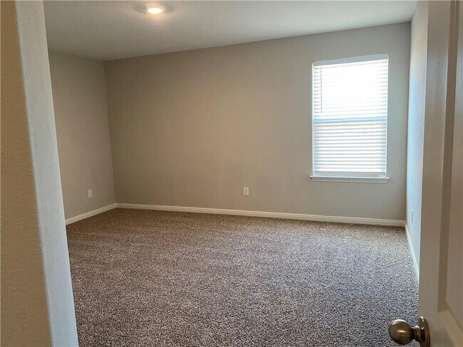 Building Photo - 261 Mount Vernon Way