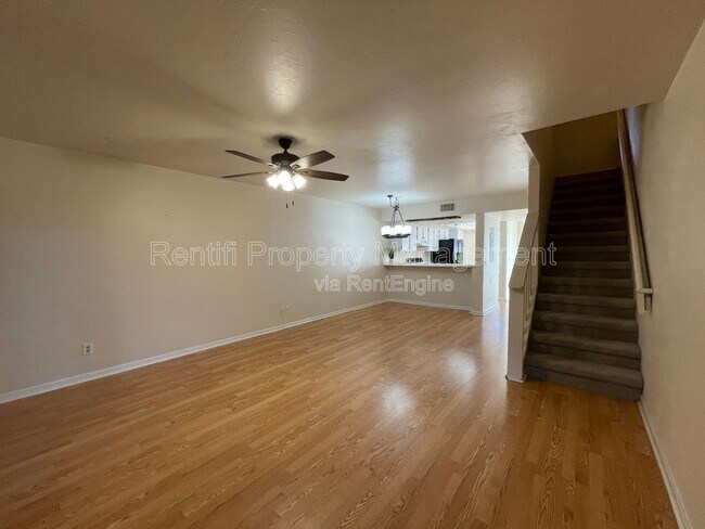 Building Photo - 2131 Crystal Dr