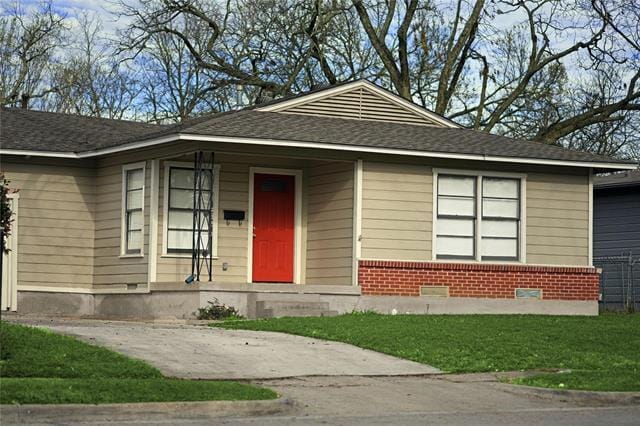 Building Photo - 2325 Kingswood Dr