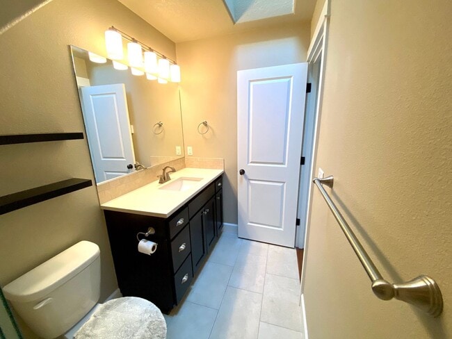 Building Photo - University Park One Bedroom