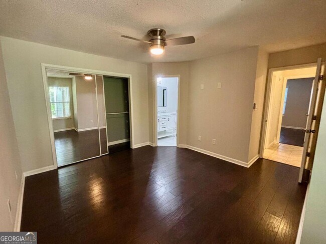 Building Photo - 320 Hawkstone Way