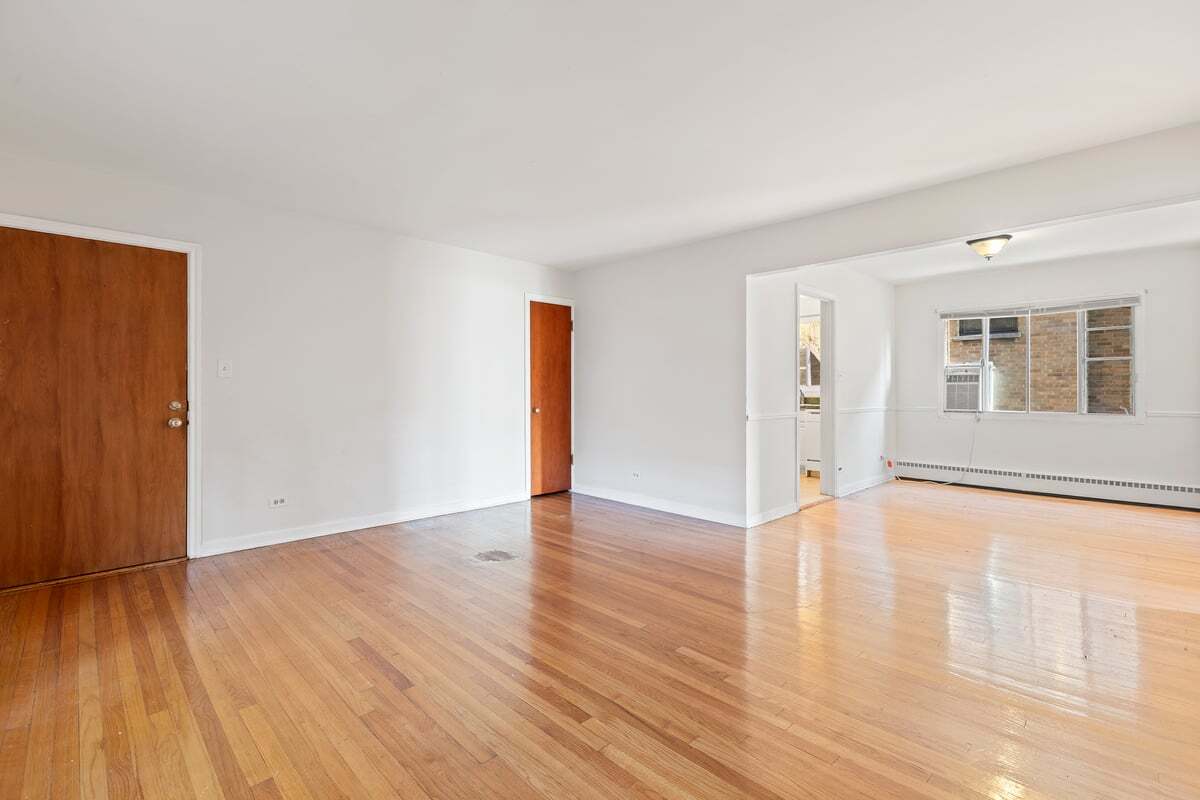 Building Photo - 1539 Monroe Ave