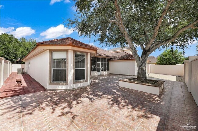 Building Photo - 33 Condor Ave