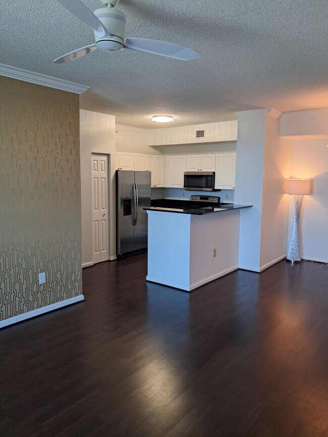 Building Photo - 651 Okeechobee Blvd