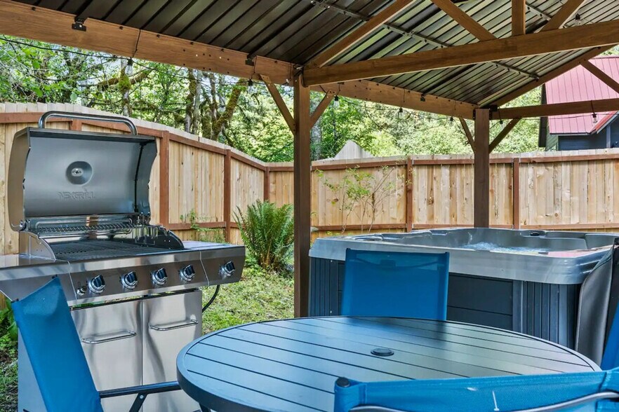 Building Photo - 253 Skate Creek Rd N