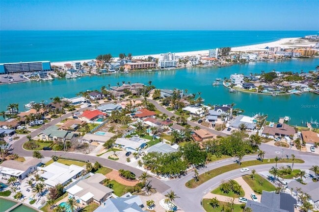 Building Photo - 10001 S Yacht Club Dr