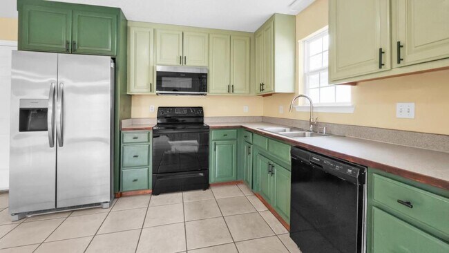 Building Photo - 819 Kristen Ln