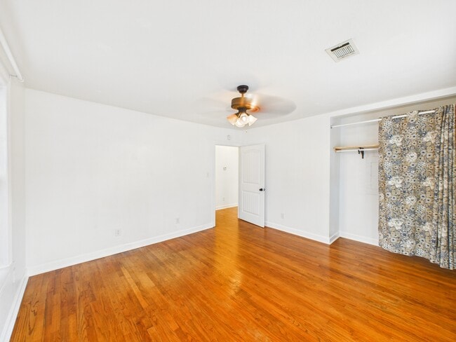 Building Photo - 1206 E 30th St