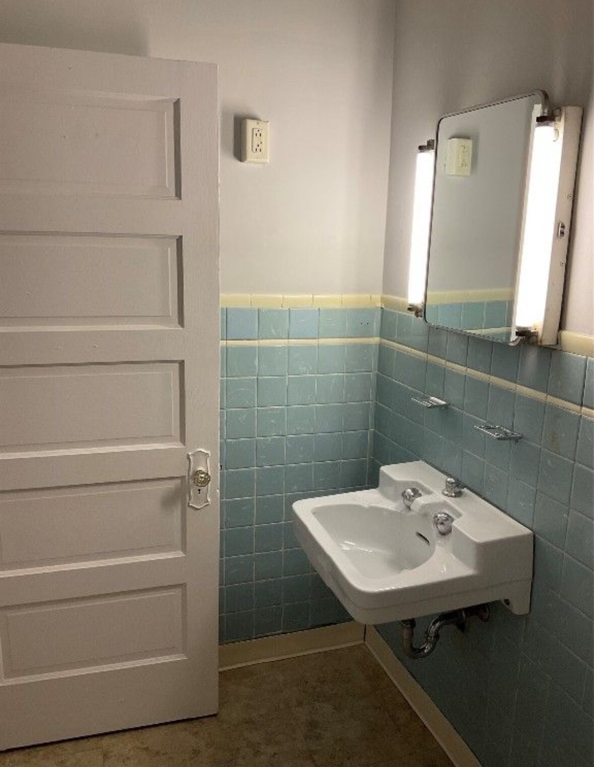 Building Photo - 614 Chenango St