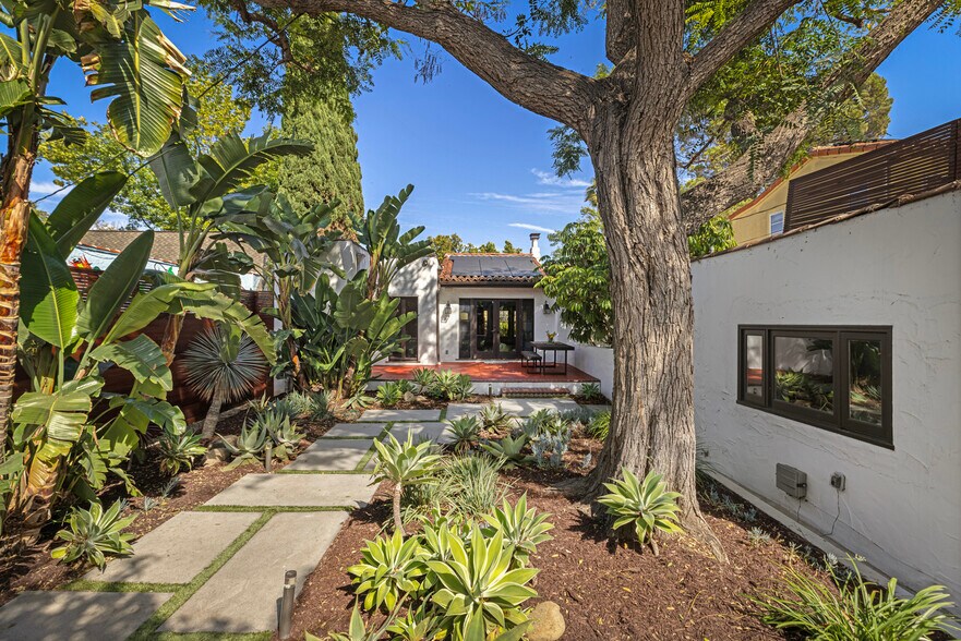 Building Photo - 1169 S Sierra Bonita Ave