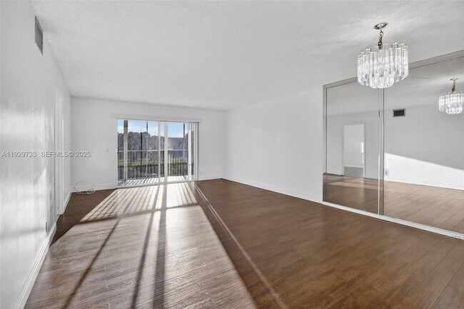 Building Photo - 900 SW 128th Ave