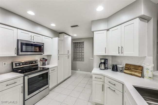 Building Photo - 9150 Southmont Cove