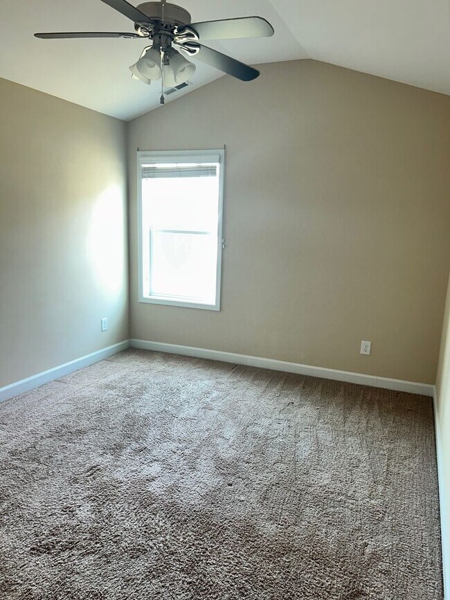 Building Photo - 2120 Courtland Dr