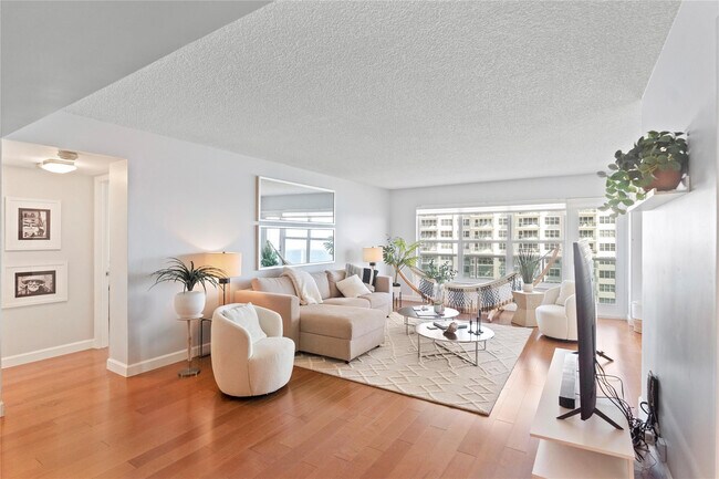 Building Photo - 3500 Galt Ocean Dr