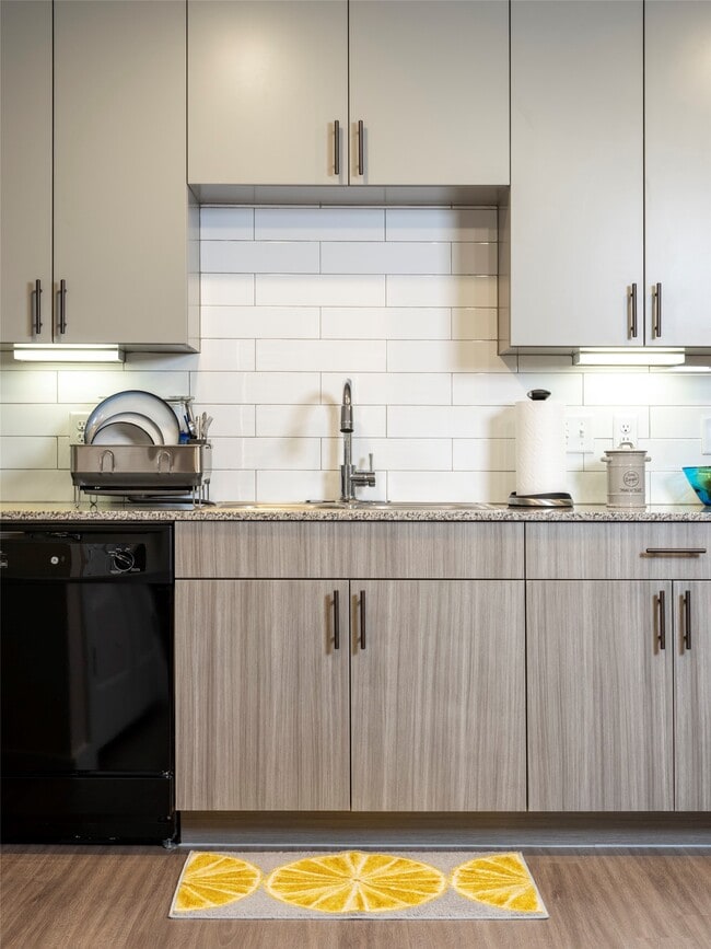 Building Photo - 1800 S I-35 Frontage Rd