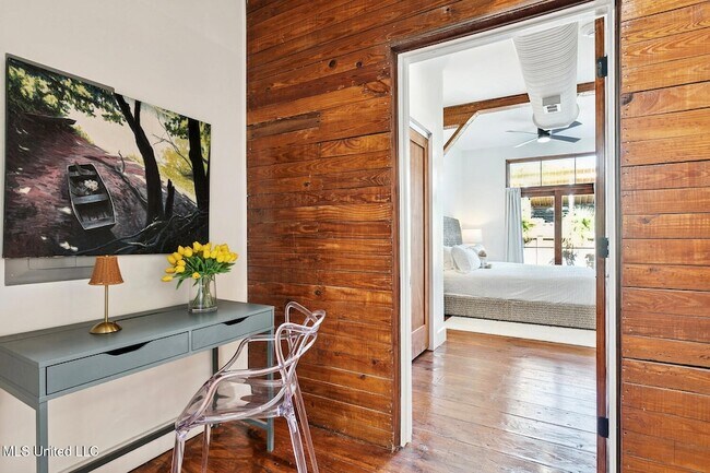 Building Photo - 301 S Toulme St