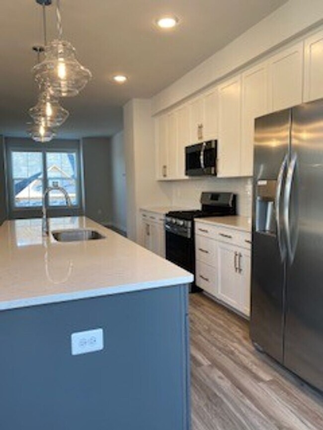 Building Photo - Townhome in Avinity Estates