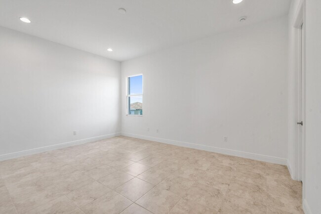 Building Photo - 9019 SW Terzi Wy