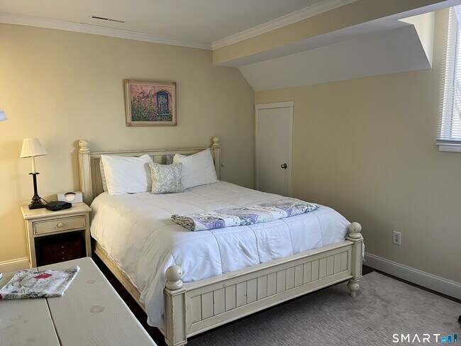 Building Photo - 167 Heritage Vlg