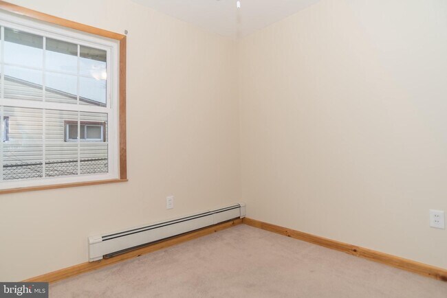 Building Photo - 346 Thornridge Dr
