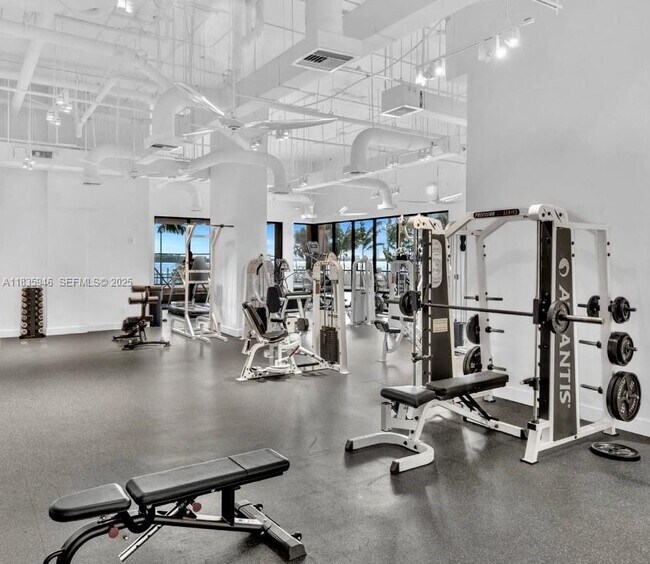 Building Photo - 11113 Biscayne Blvd