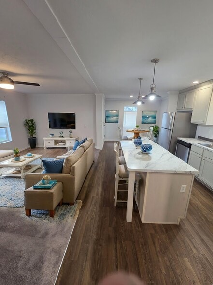 Building Photo - 55 Hickory Ln