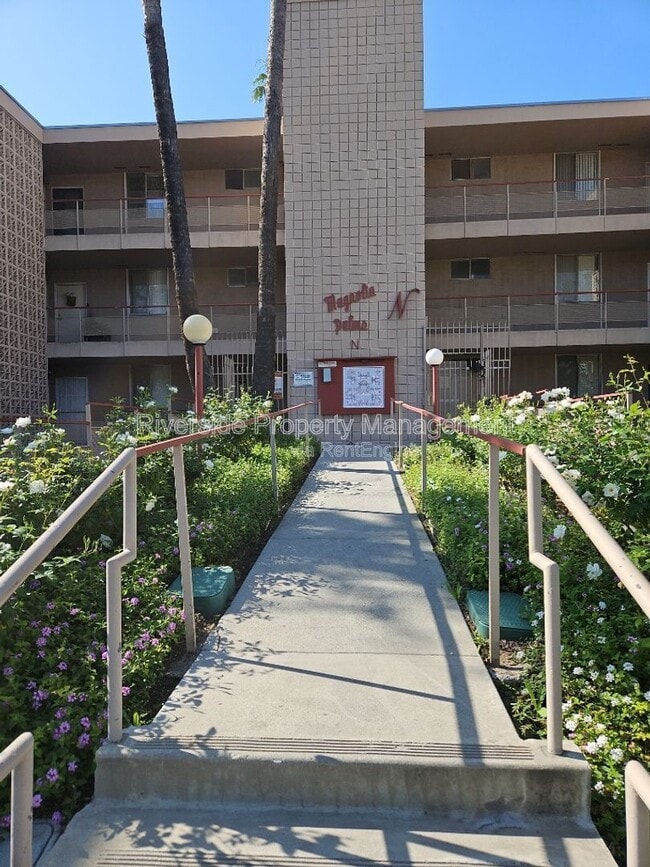 Building Photo - 6979 Palm Ct