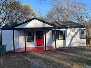 Building Photo - 908 Crestline Rd NW