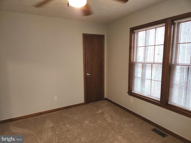 Building Photo - 43974 White Cedar Ln