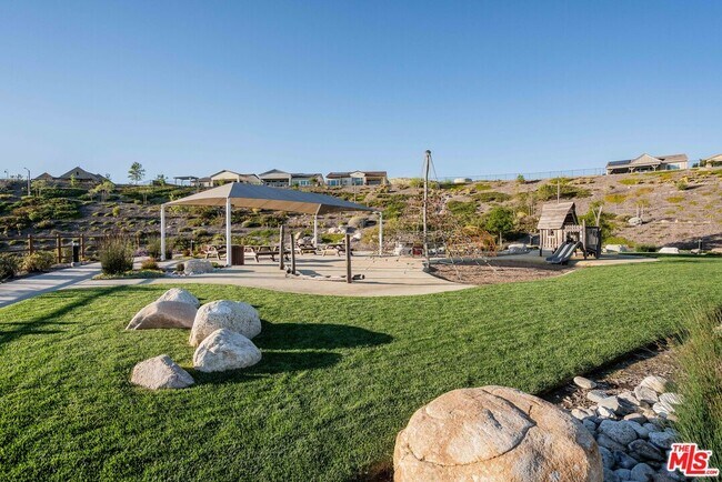 Building Photo - 28609 Windbreak Tr