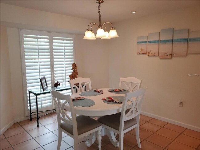 Building Photo - 2745 Cardwell Way