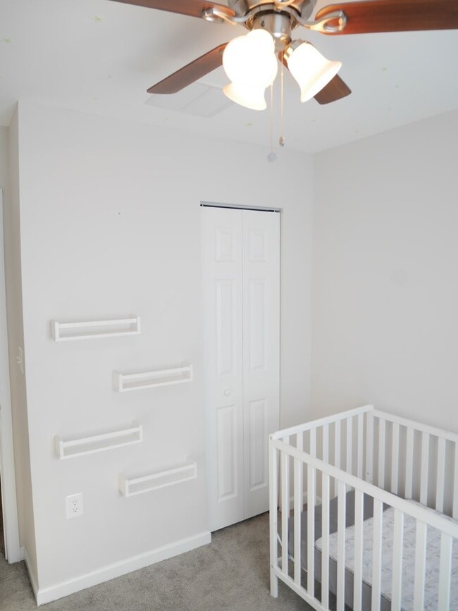 Building Photo - Beautiful Townhouse- Taneytown, MD