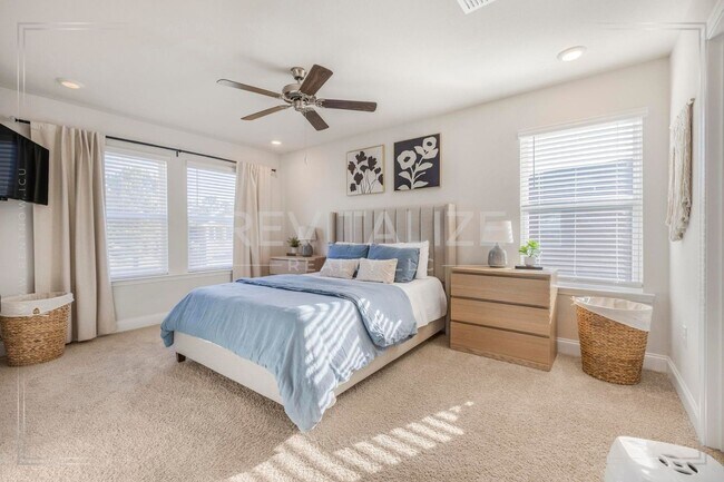 Building Photo - Beautiful Townhome in Quail Hollow, Spanis...