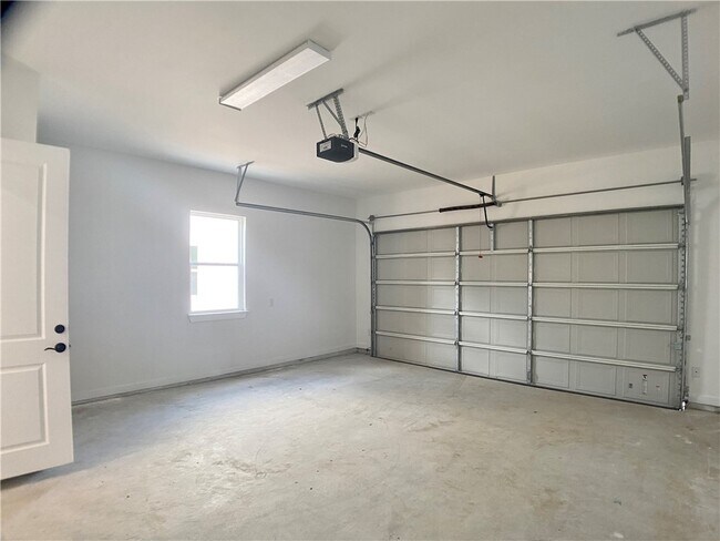 Building Photo - 255 Lourdes Ct
