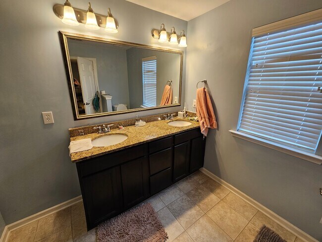 Building Photo - 136 Cordage Dr