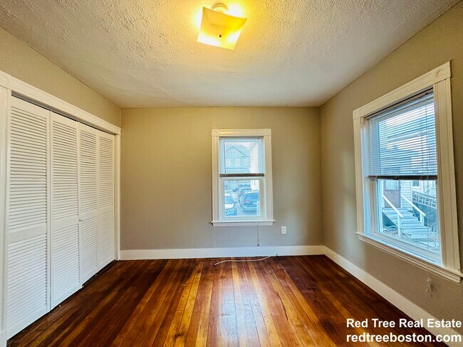 Building Photo - 6 Mortimer Pl